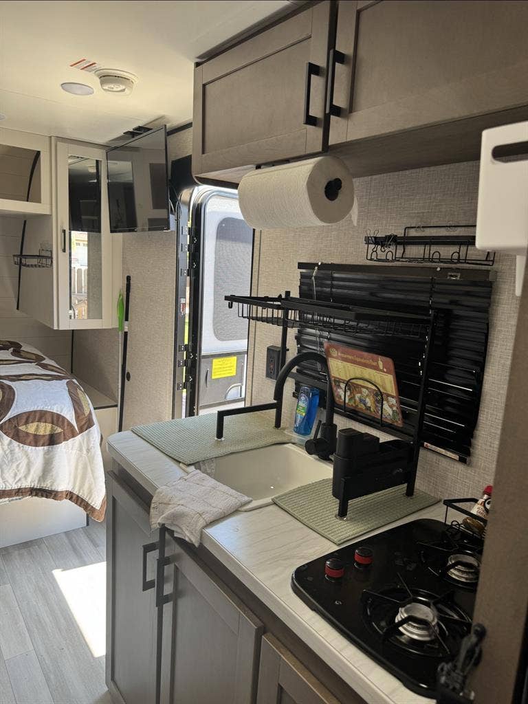 Epic Rv FOR RENT!! No pets