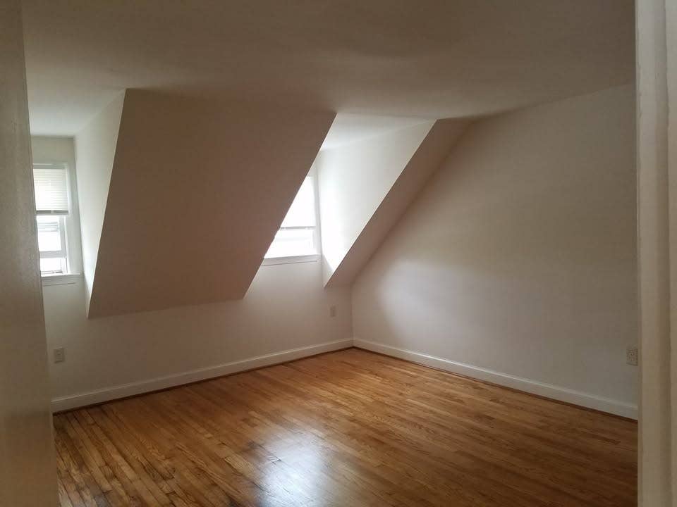 Room Available! Roommate Needed!