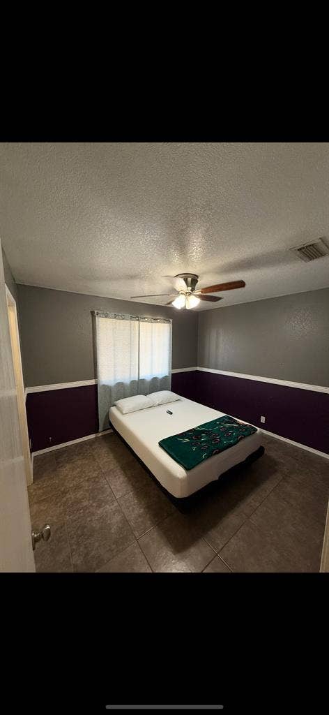 Guest bedroom in Glendale!