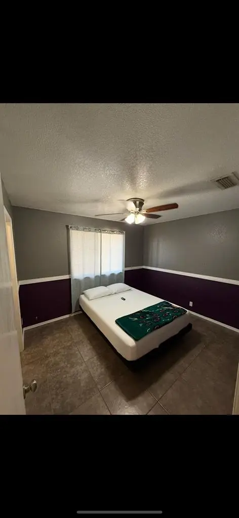 Guest bedroom in Glendale!