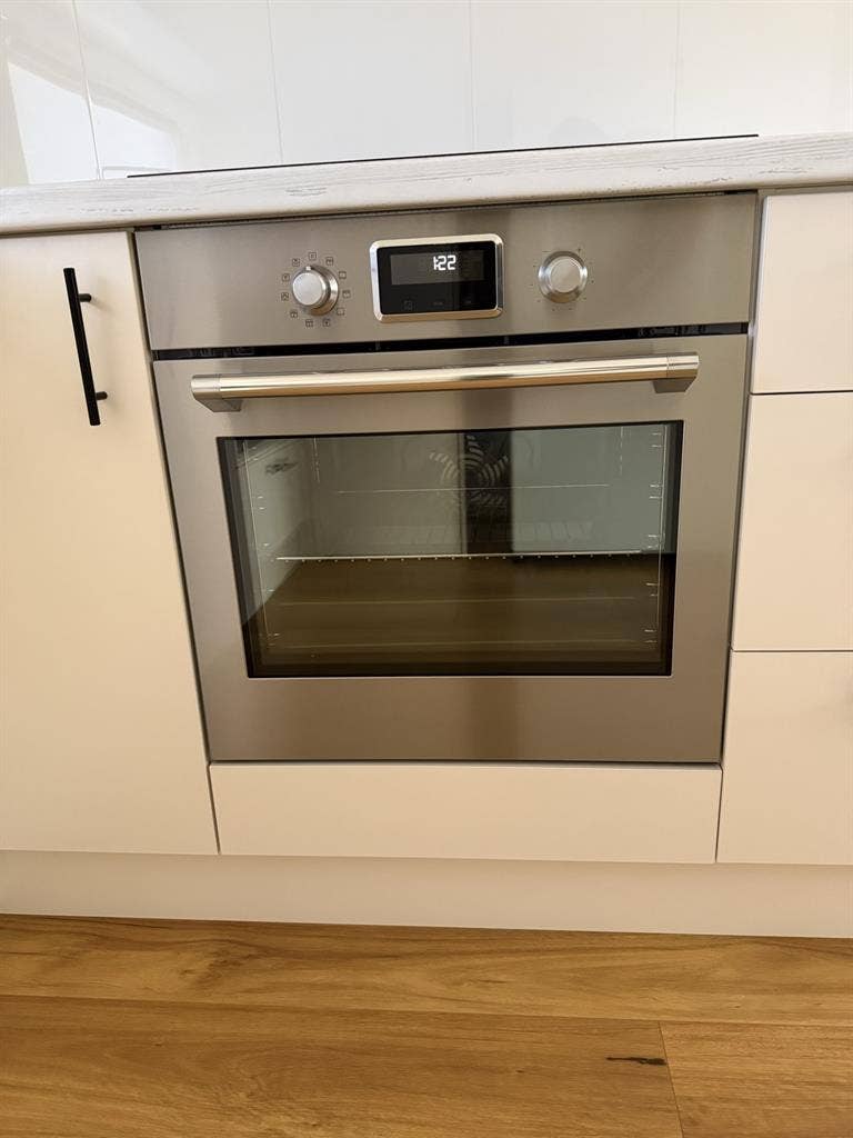 Spacious 3 bedroom in Croydon Park