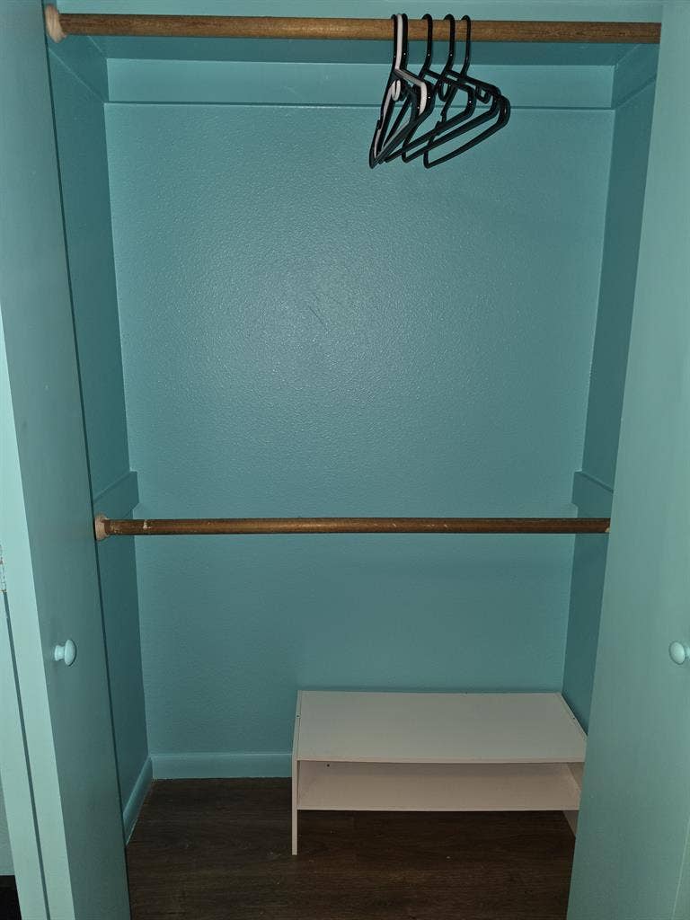 Looking for a FEMALE roommate