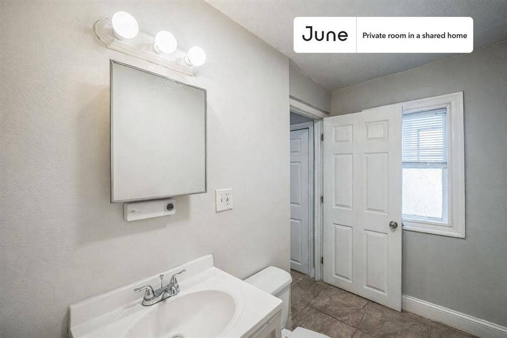 4 BR in Boston