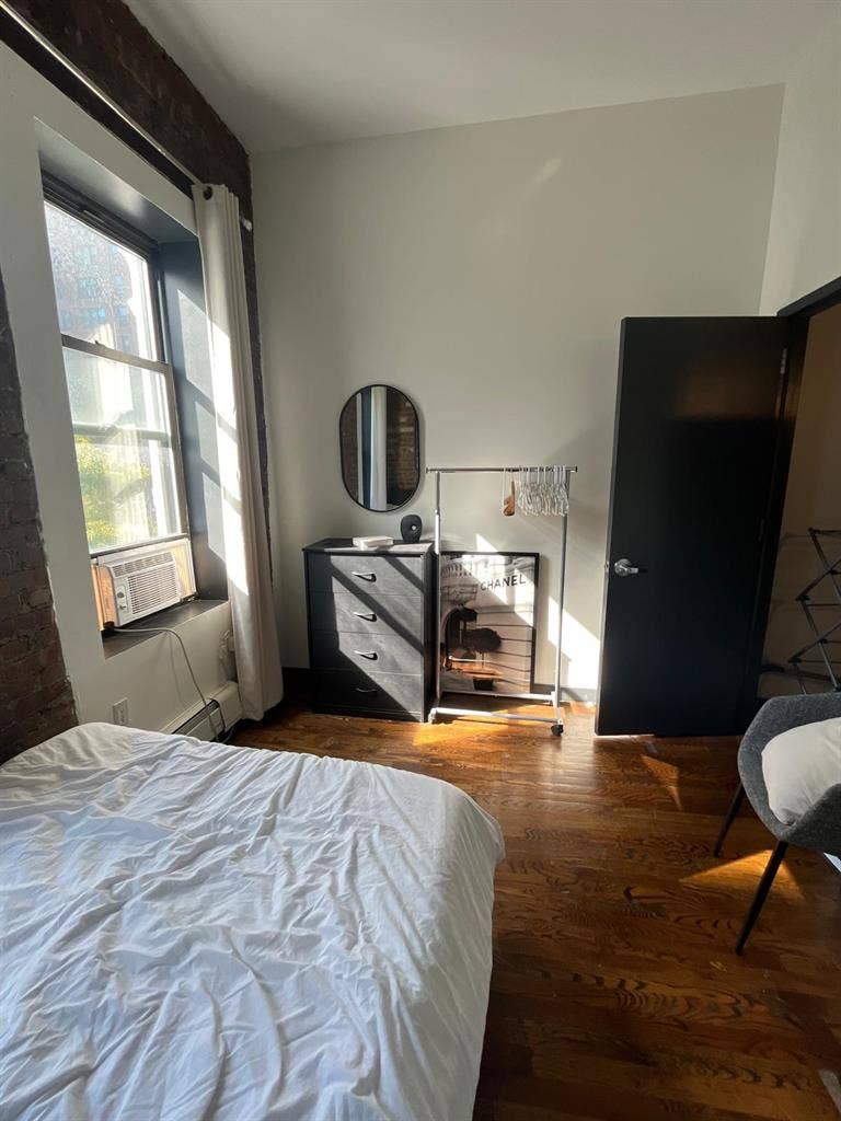 Bright UES Room, Flexible Stay