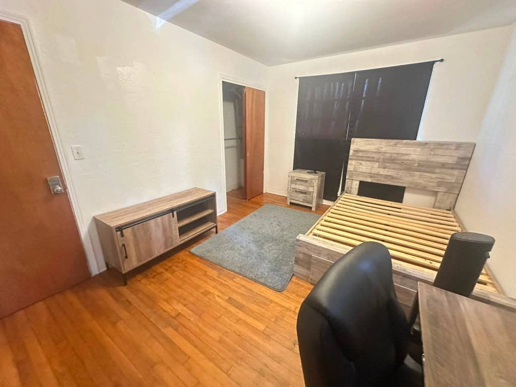 Furnished 1BR + 1BA $800/MONTH
