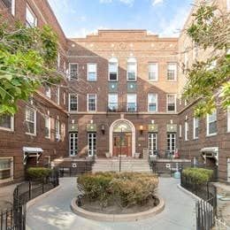 ROOMMATE WANTED (CAPITOL HILL)