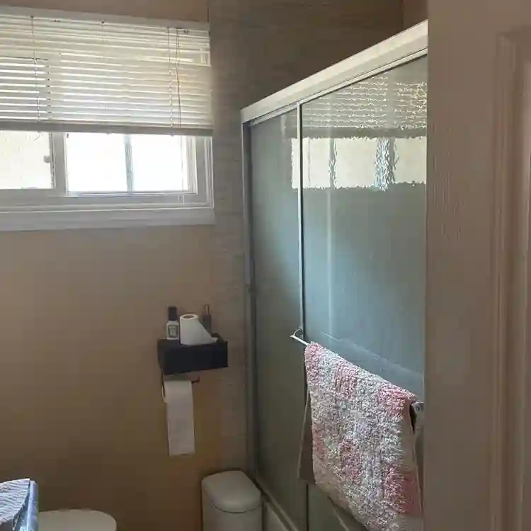 Room for rent in house