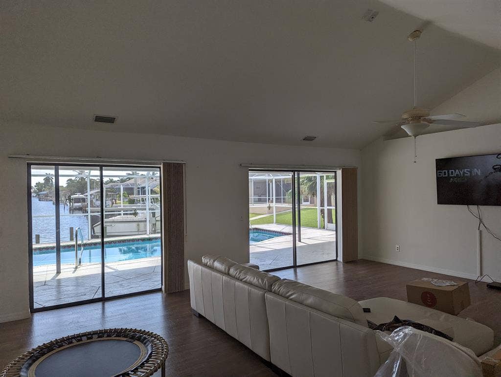 Waterfront Pool home in Savona 