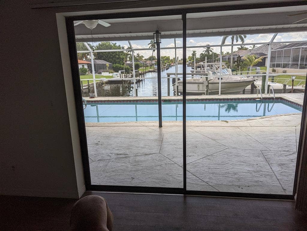 Waterfront Pool home in Savona 