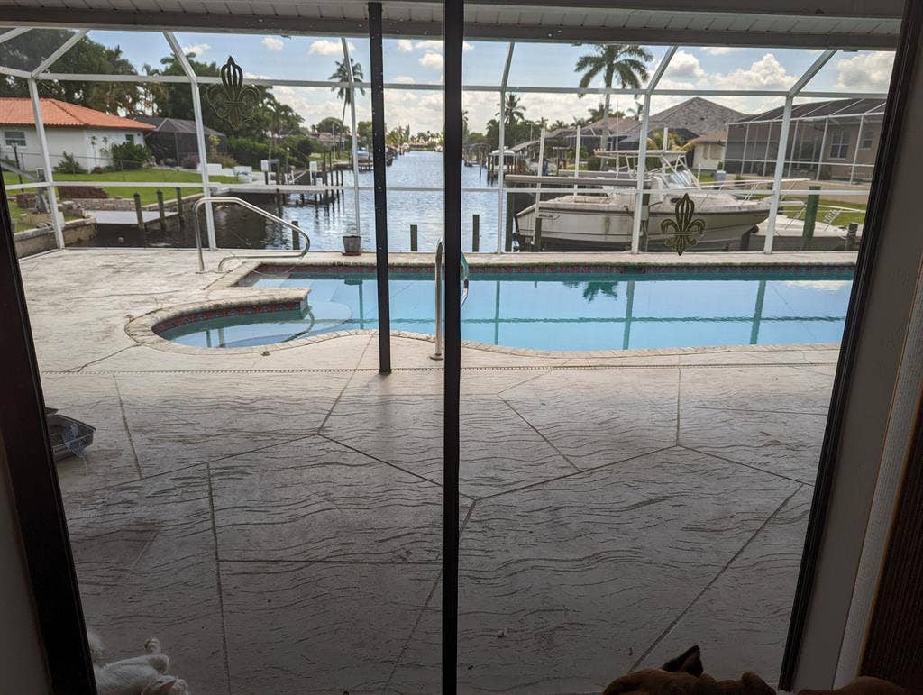 Waterfront Pool home in Savona 