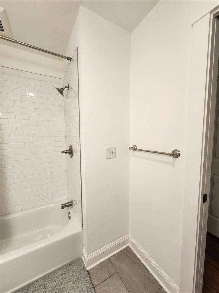 Looking for 1 Female Roommate