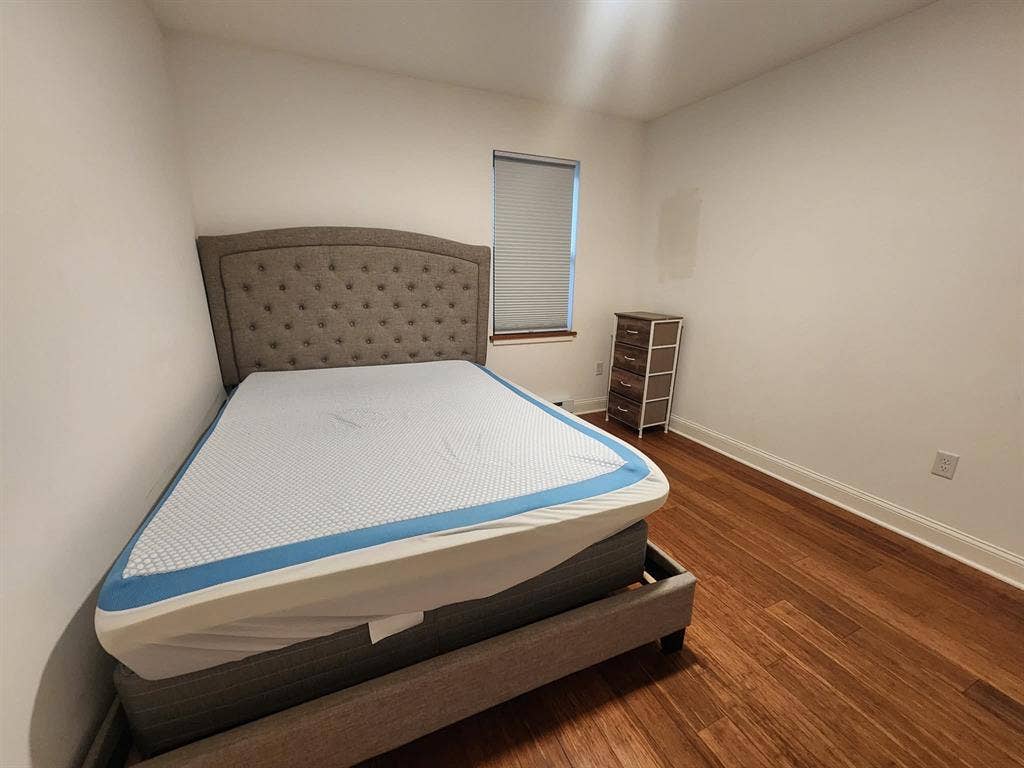 Looking for 1 Female Roommate