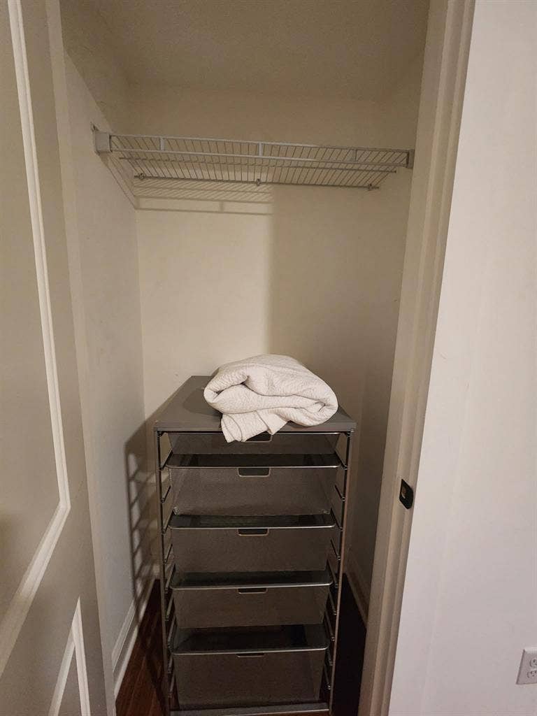Looking for 1 Female Roommate