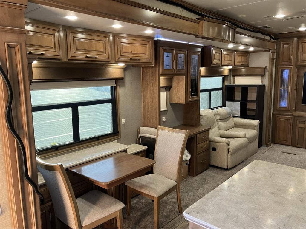 Luxury fifth wheel
