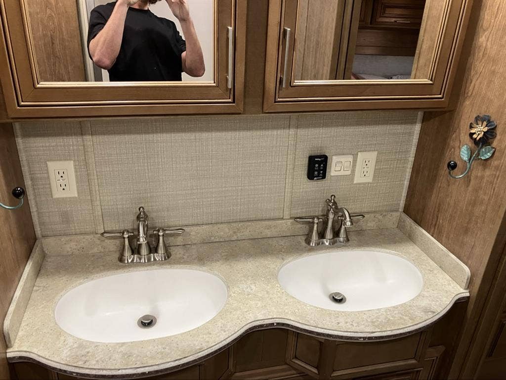Luxury fifth wheel