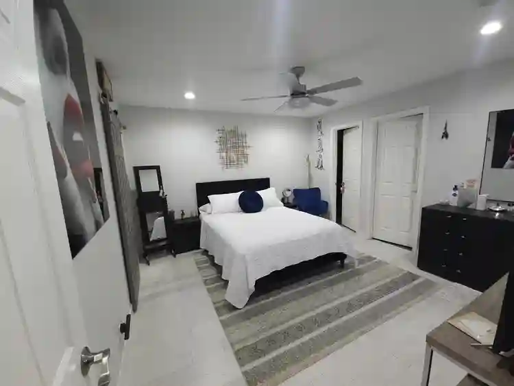 Furnish 2 Bedroom Condo Sep 1St