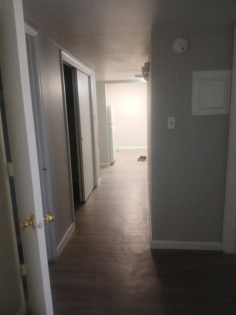 Private room available in 2 bd apt