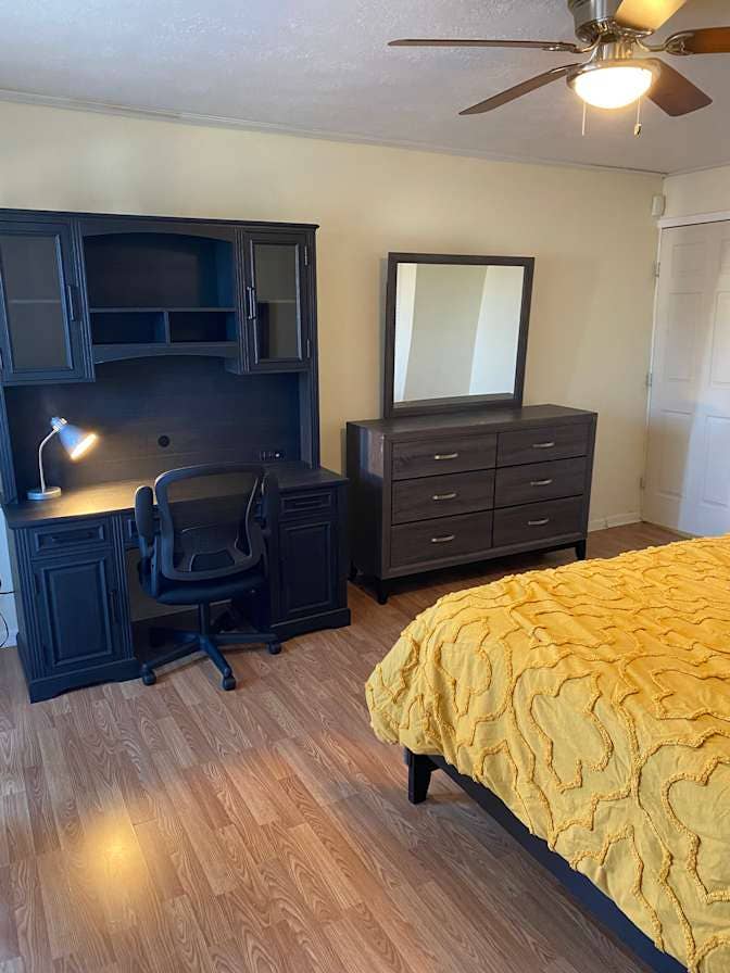 Fully furnished bedroom & bathroom