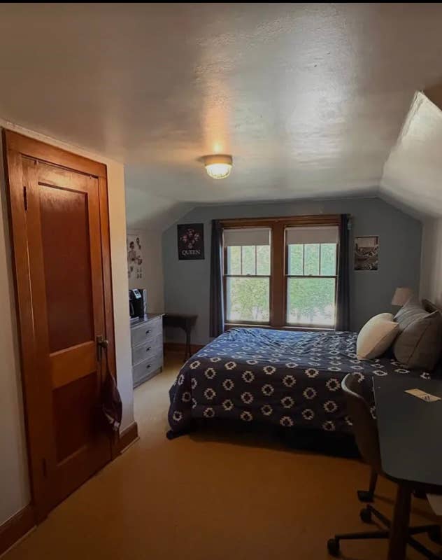 Room in East Madison from 09/01