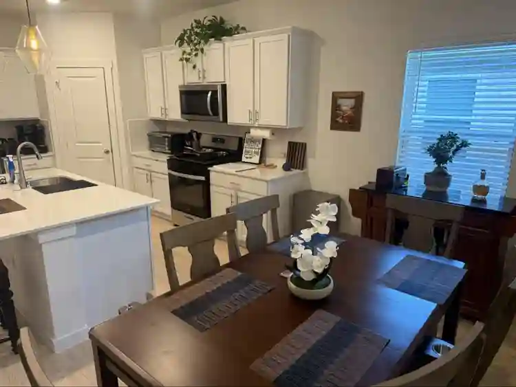Spacious Private Upstairs Close By