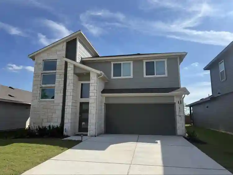 Spacious private upstairs close by