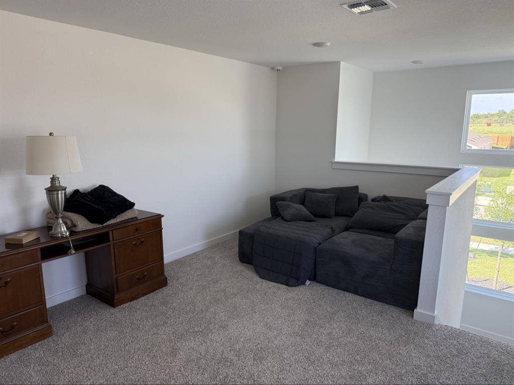Spacious private upstairs close by