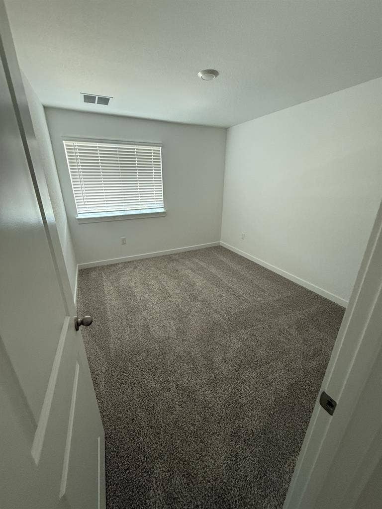 Spacious private upstairs close by