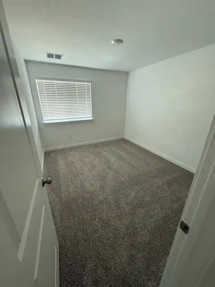 Spacious private upstairs close by