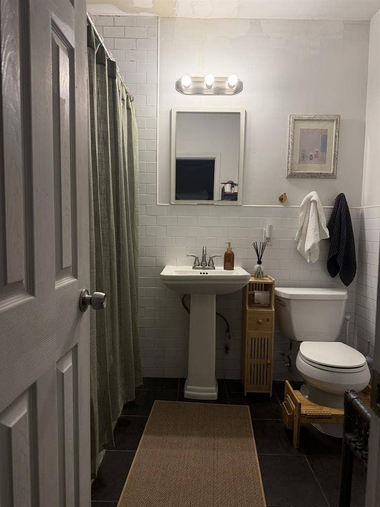 Unfurnished rm in 3BR Bushwick 9/1