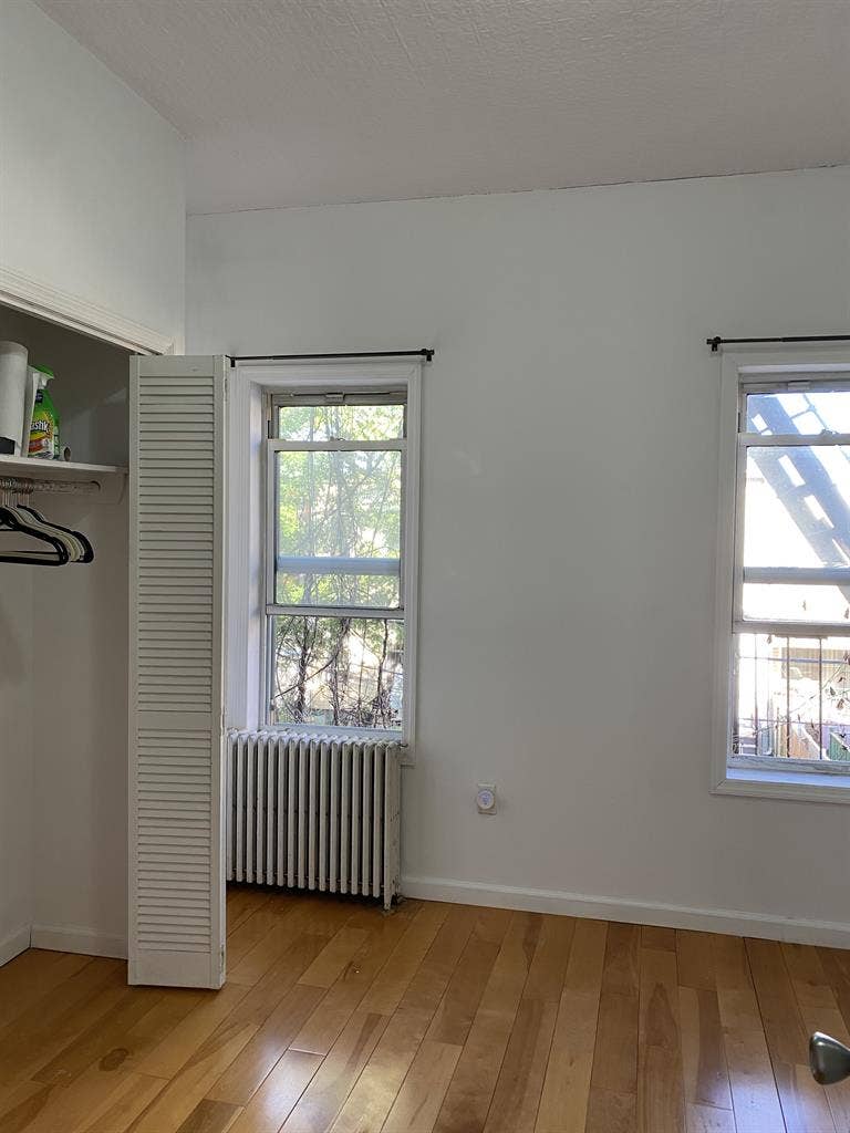 Unfurnished rm in 3BR Bushwick 9/1