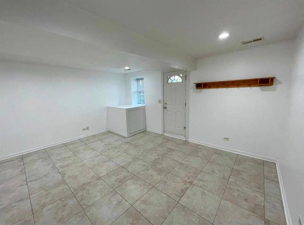 SUBLEASE – Basement 2 Bed / 1 Bath