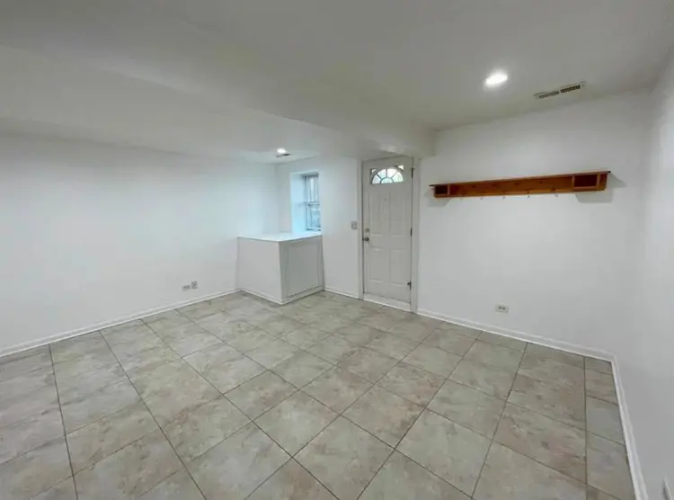SUBLEASE – Basement 2 Bed / 1 Bath