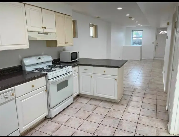 SUBLEASE – Basement 2 Bed / 1 Bath