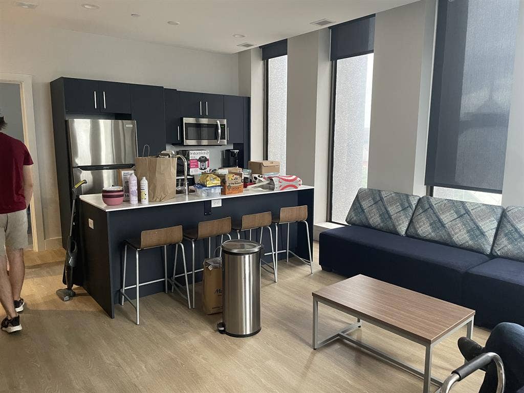 3bed/1.5bath Apartment available