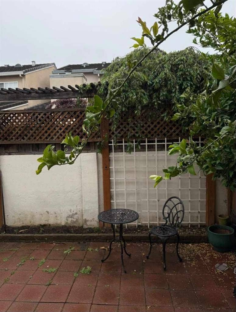 ROOMMATE IN CONDO SANTA CLARA