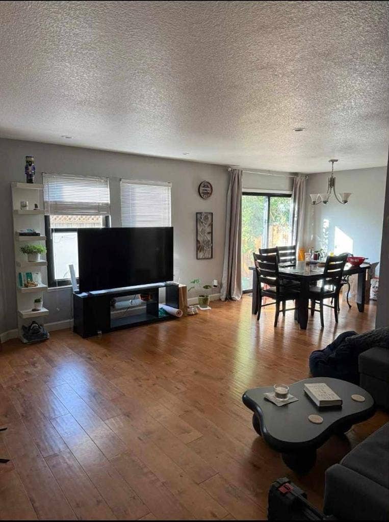 ROOMMATE IN CONDO SANTA CLARA