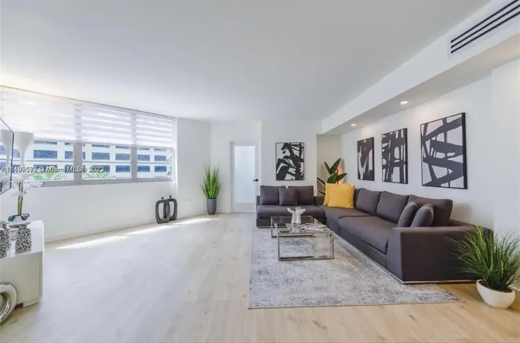Private Room in Brickell-Furnished