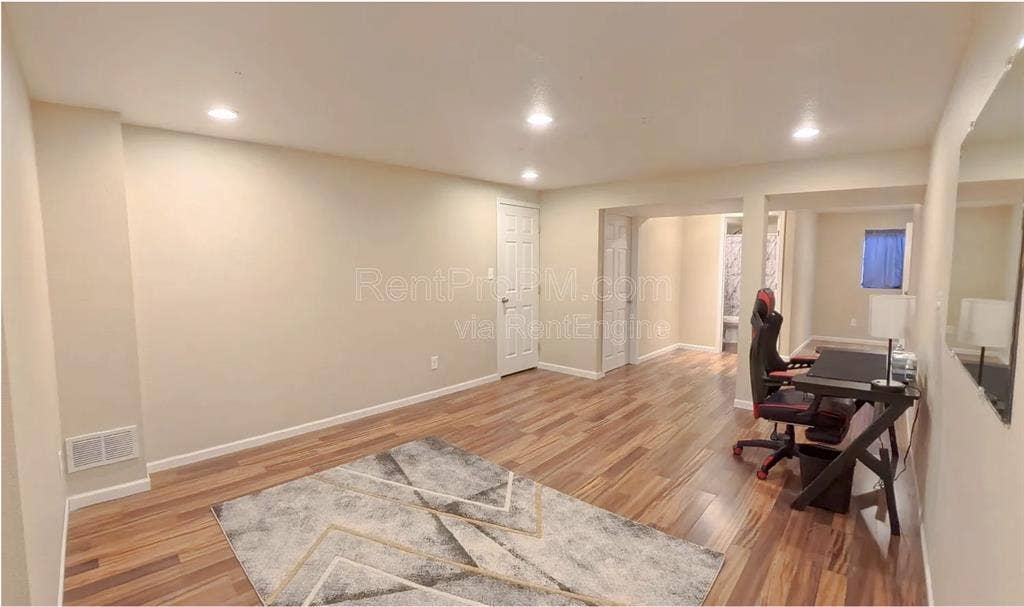 Room/Basement for Rent