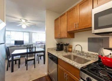 $1199 close to Braddock Rd Metro