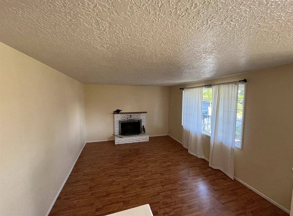 Looking for a roommate