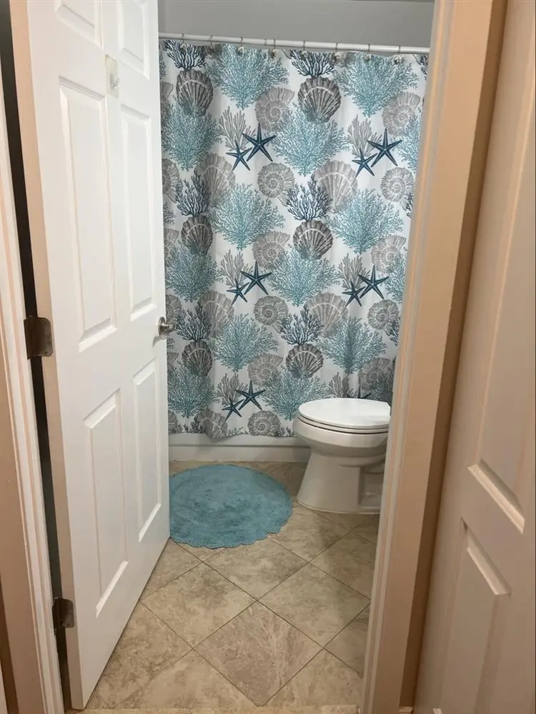 WOMEN ONLY - FURNISHED ROOM