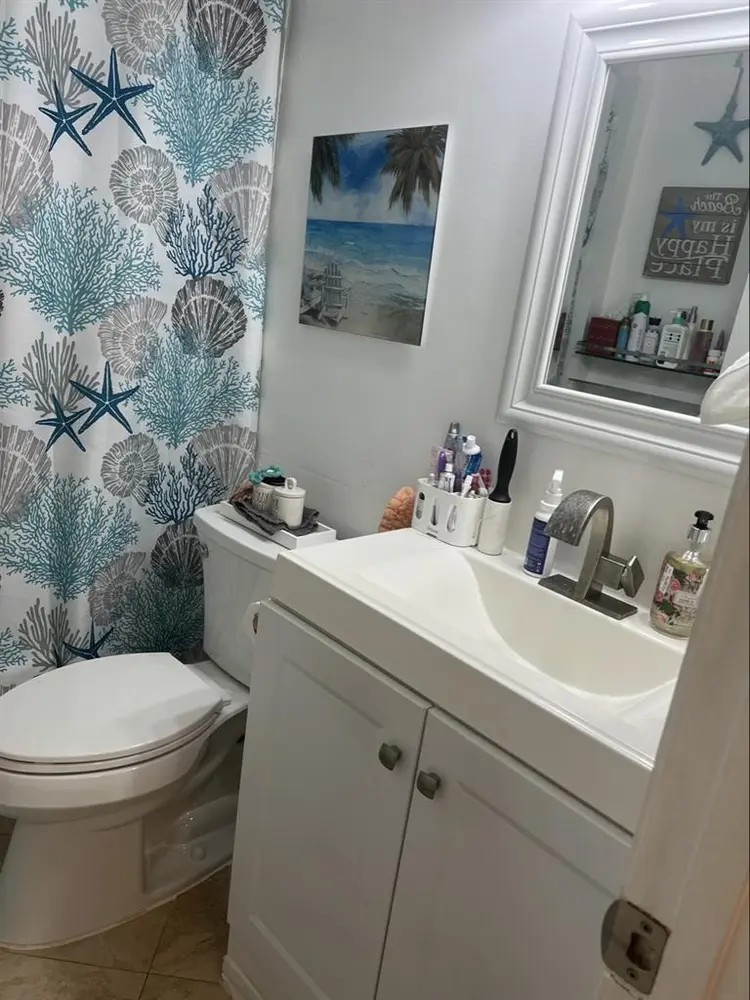 WOMEN ONLY - FURNISHED ROOM