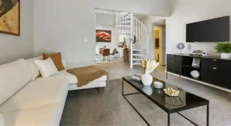 Private loft w bathroom/balcony