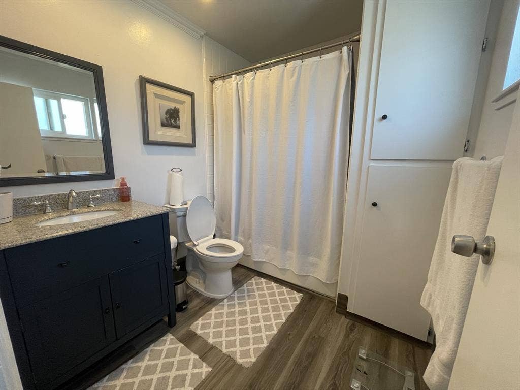 Room available for rent!