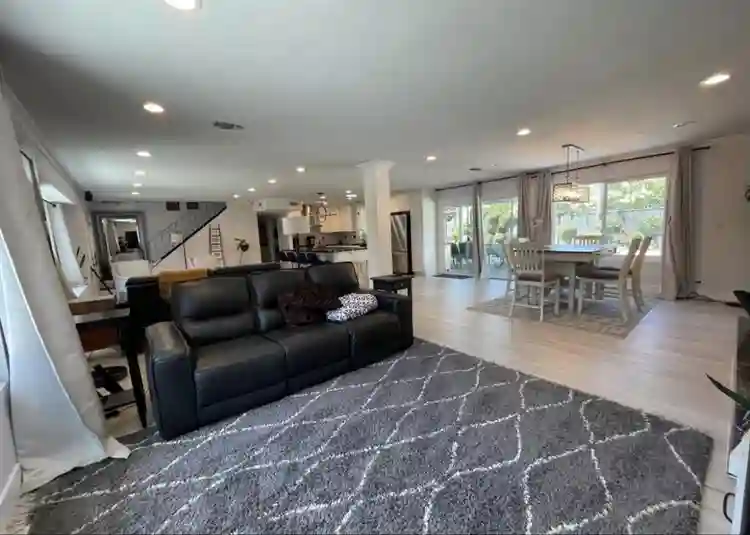 Room available for rent!