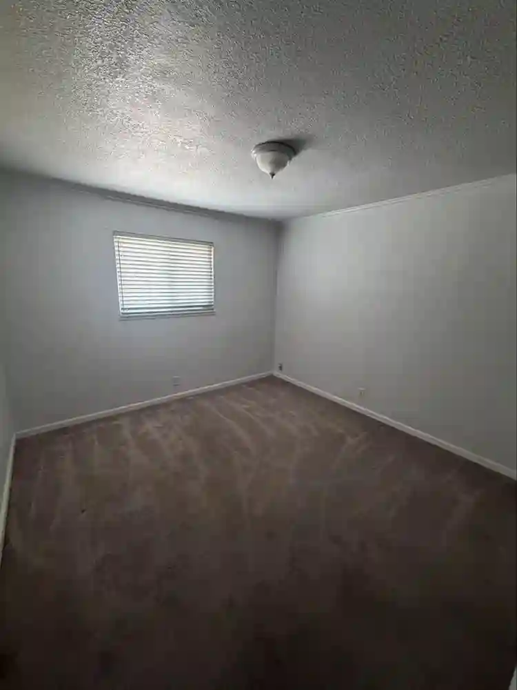 Room available for rent!
