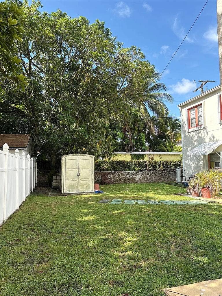 charming home Miami, FL