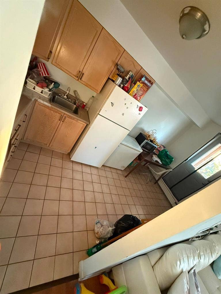Un furnished room for rent