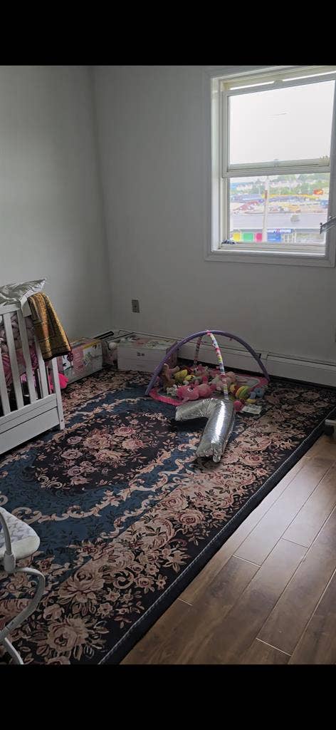 Un furnished room for rent