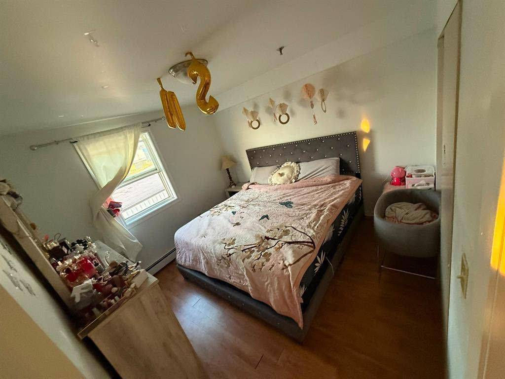 Un furnished room for rent